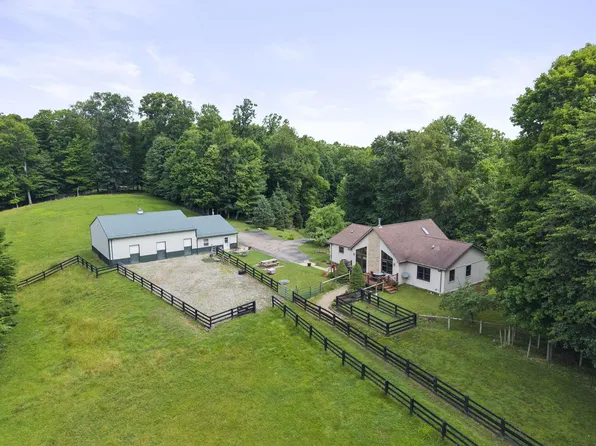 1825 Chickasaw Ln, Sugar Grove, OH 43155