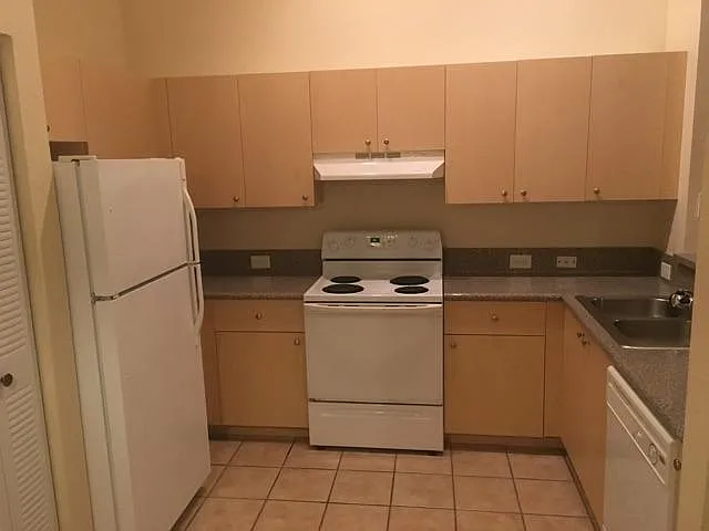 260 Crestwood Cir #102 — Photo 15
