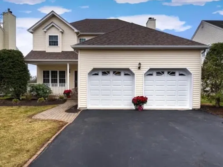 5 Stapleton Ct — Photo 1