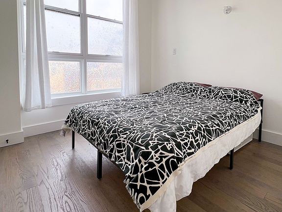 4th image of 2909 Albemarle Rd #4L