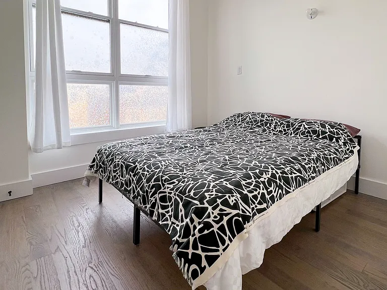 2909 Albemarle Rd #3R — Photo 4