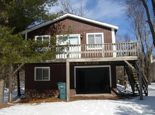 9533 Jasmine Dr, Tobyhanna, PA