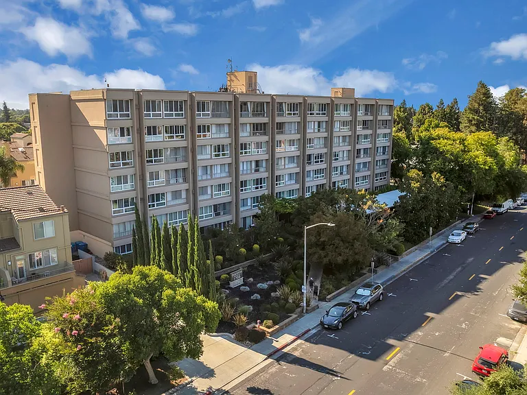 1700 Civic Center Dr #707 — Photo 27