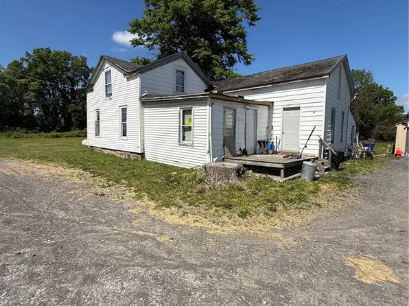 4335 Salt Works Rd, Medina, NY 14103
