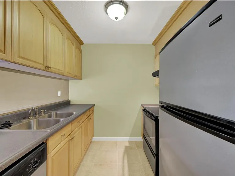 1457 N Camino Alto Dr #318 — Photo 8