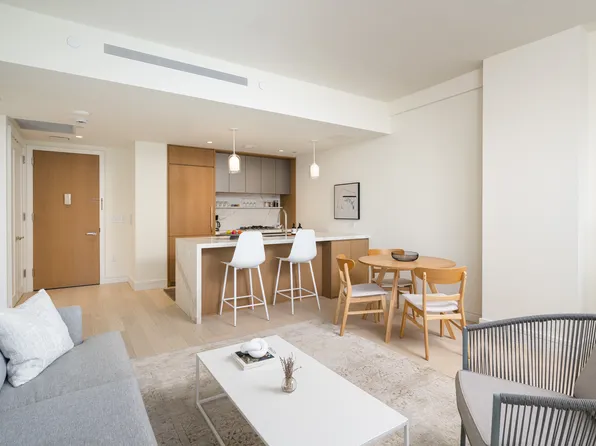 200 East 20th Street 3A image 3 of 9