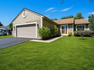 2212 Oak Leaf Ct, Lake Villa, IL 60046