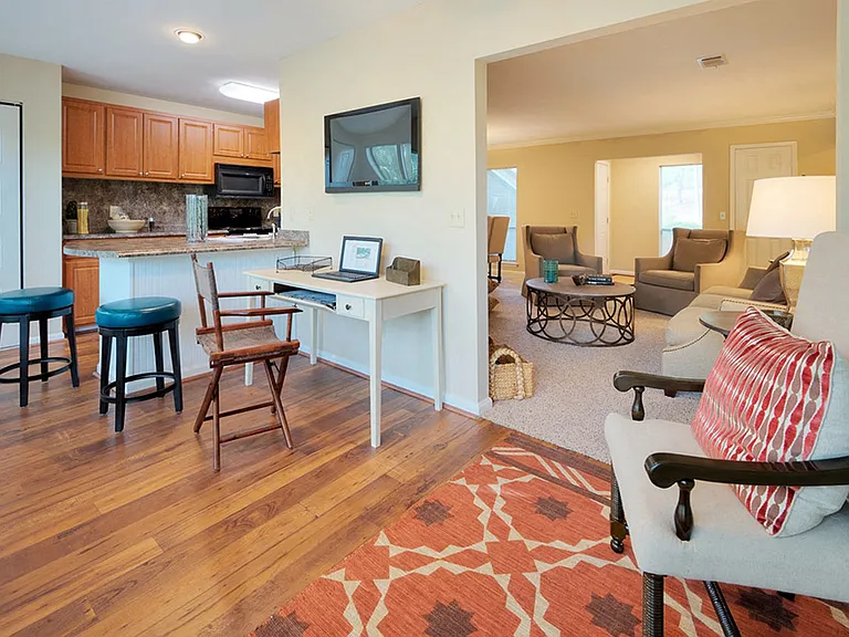 Midland Falls Apartment Homes — Photo 19