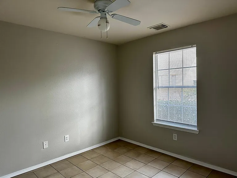 1585 Nichole Woods Dr — Photo 22