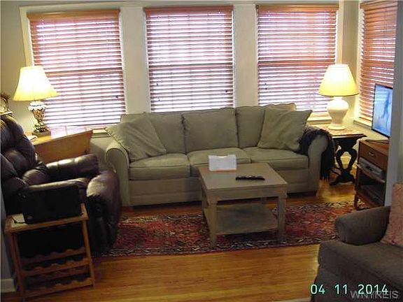 5th image of 324 Tremaine Ave