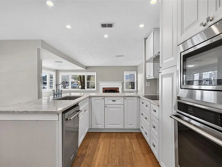 800 W Smith St — Photo 15