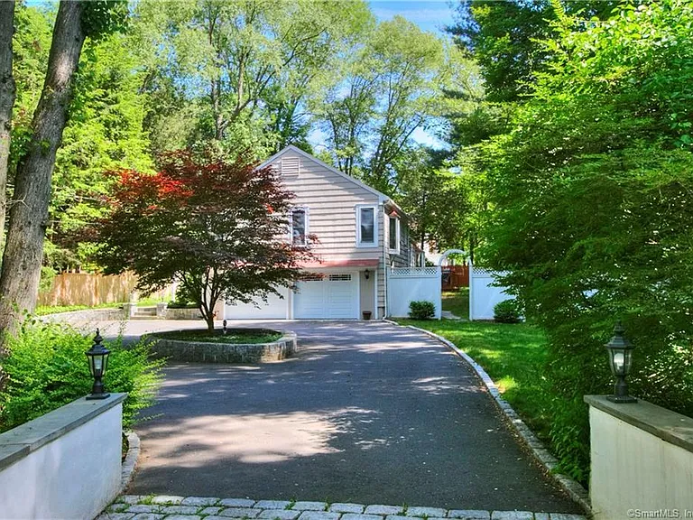 8 Lone Pine Ln — Photo 30