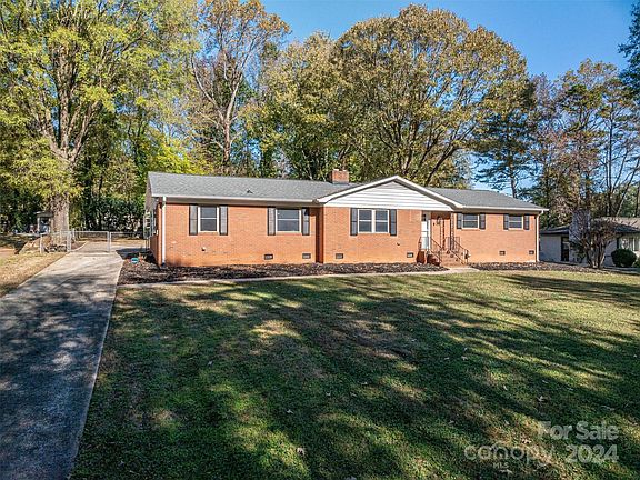 3rd image of 6251 Deliah Ln