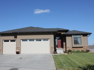 9641 Yellow Pine Rd, Lincoln, NE 68505