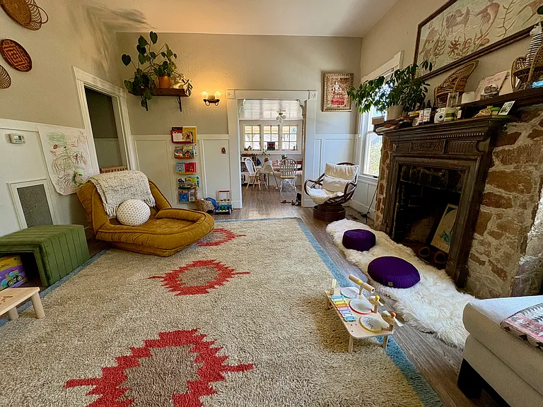 Living room with raised ceiling
