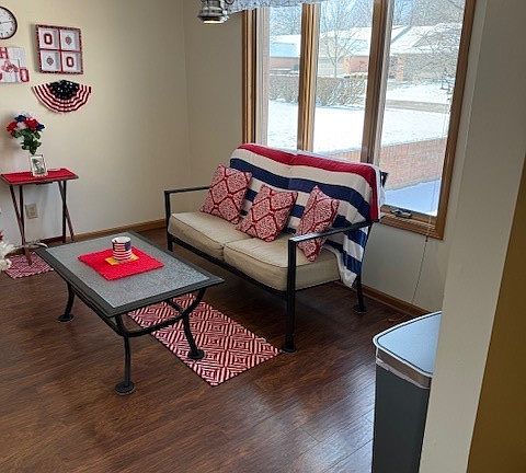 3rd image of 1565 Deeanne Dr