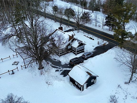 2nd image of 1091 Albany Post Rd