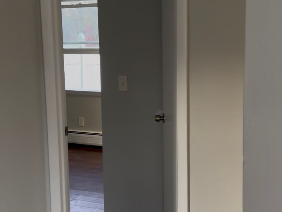 1st image of 15-16 Williamsburg Dr