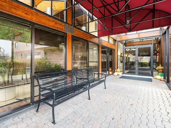 3920 Mystic Valley Pkwy APT 303, Medford, MA 02155