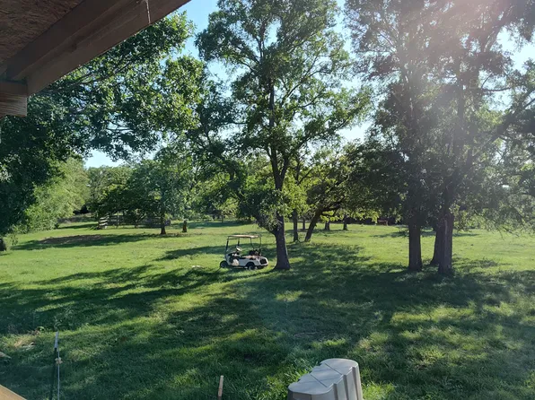 1103 Private Road 7015, Lexington, TX 78947