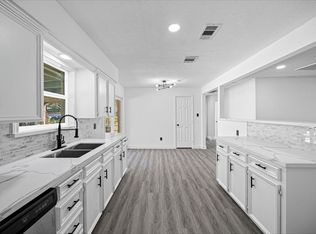 10438 Caxton St, Houston, TX 77016