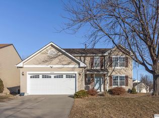 15704 T St, Omaha, NE 68135