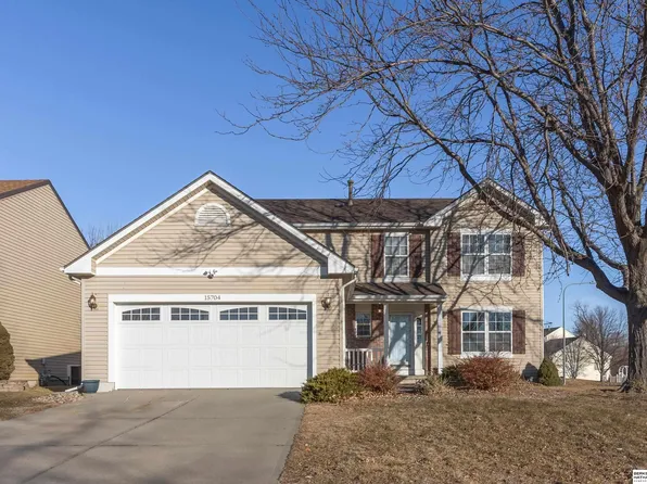 15704 T St, Omaha, NE 68135