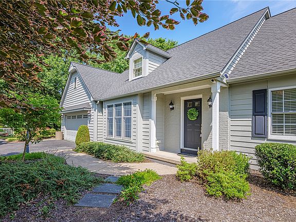 3rd image of 23 Chablis Dr