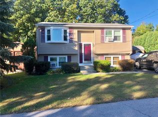 32 Rachela St, Johnston, RI 02919