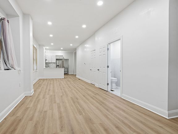 4th image of 279 W Sheldon St