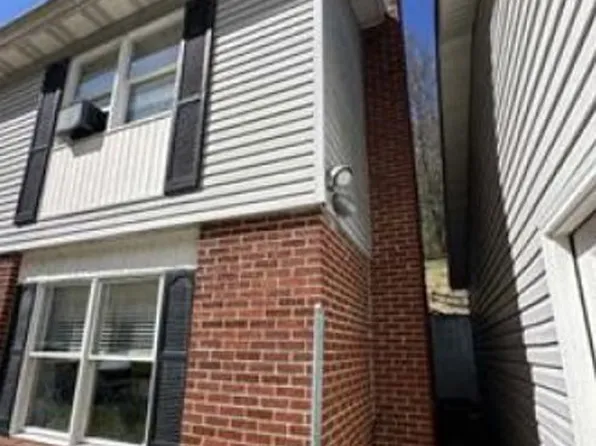 230 Hidden Valley Rd, Chapmanville, WV 25508