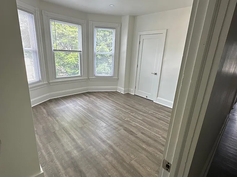 482 Martin St — Photo 31