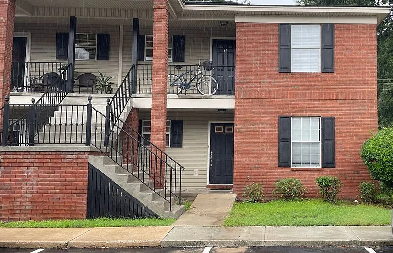 2 bed, 2.0 bath, 1040 sqft, $1,400 — Photo 2