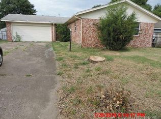 229 S 162nd Ave E, Tulsa, OK 74108