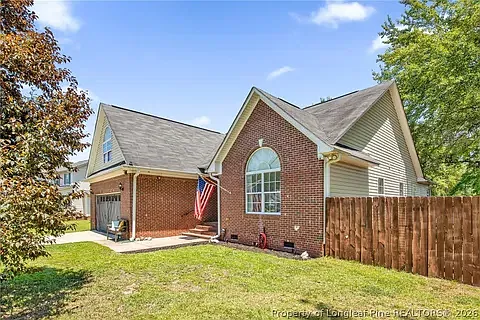 3 bed, 2021 sqft, $2,400 — Photo 4