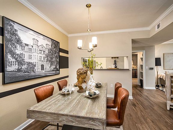 5th image of 420 Elmington Ave #620