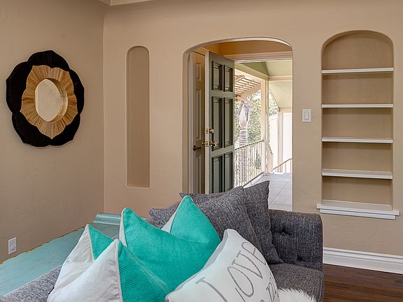 5th image of 425 Canyon Dr