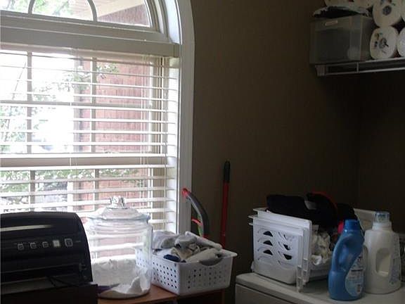 5th image of 10331 Hunt Cir
