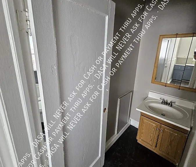 339 Weaver St #LOWER — Photo 10