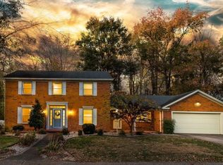 7366 Castle Hills Dr, Newburgh, IN 47630