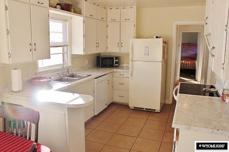 2nd image of 1316 W Walnut St