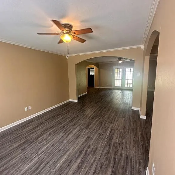 5830 Effingham Dr — Photo 23