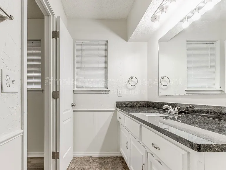 704 Pepperdine Ave — Photo 20