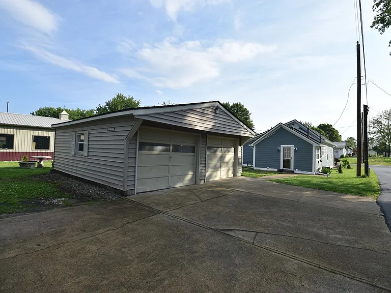 226 Walnut St — Photo 15