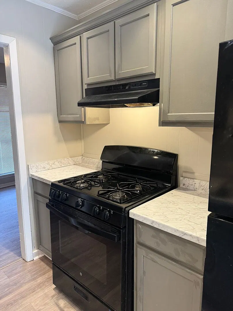 Nice 3 Bed/ 1.5 Bath Home in Jackson! — Photo 3