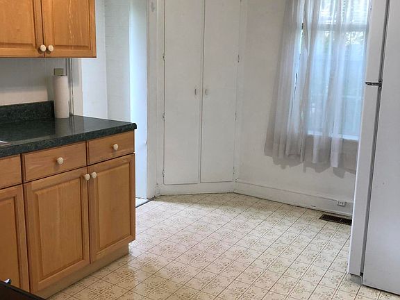 5th image of 537 Jefferson Ave