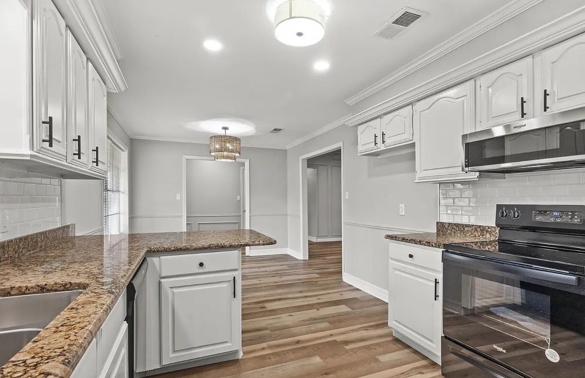 4 bed, 2248 sqft, $2,300 — Photo 1