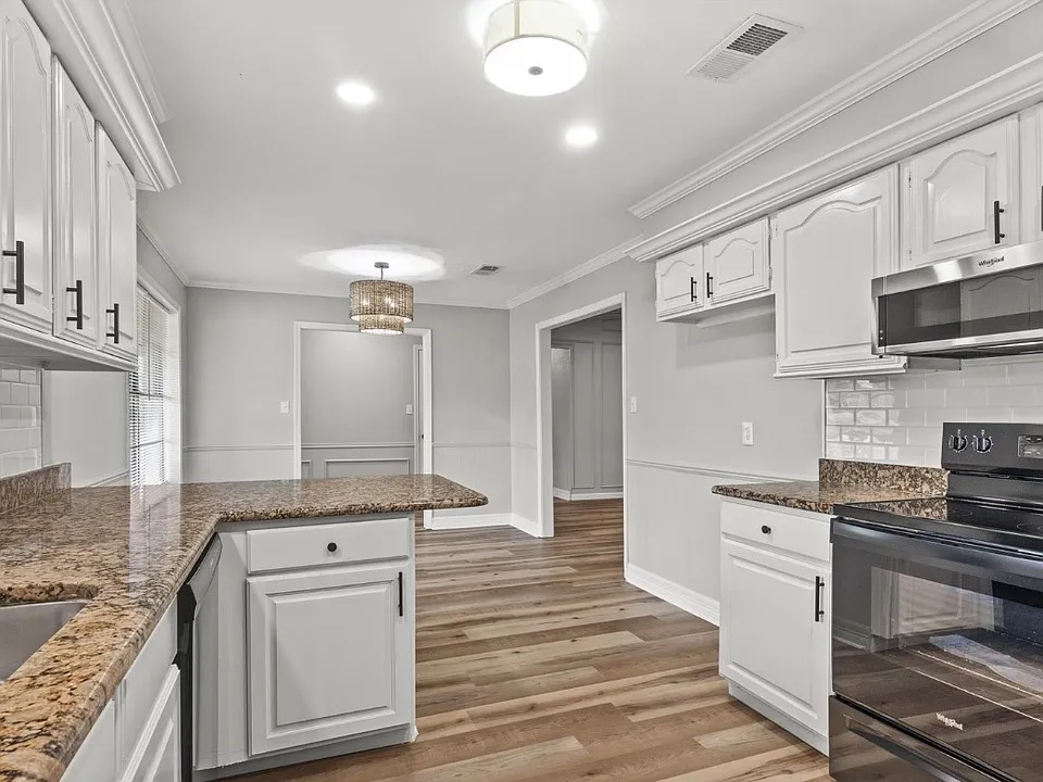404 Brookwood Dr