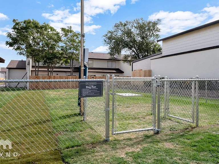 Del Estrado Townhomes — Photo 38