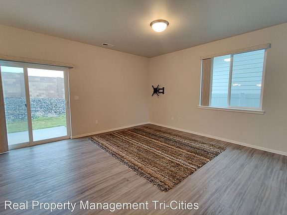 5th image of 5427 Remington Dr